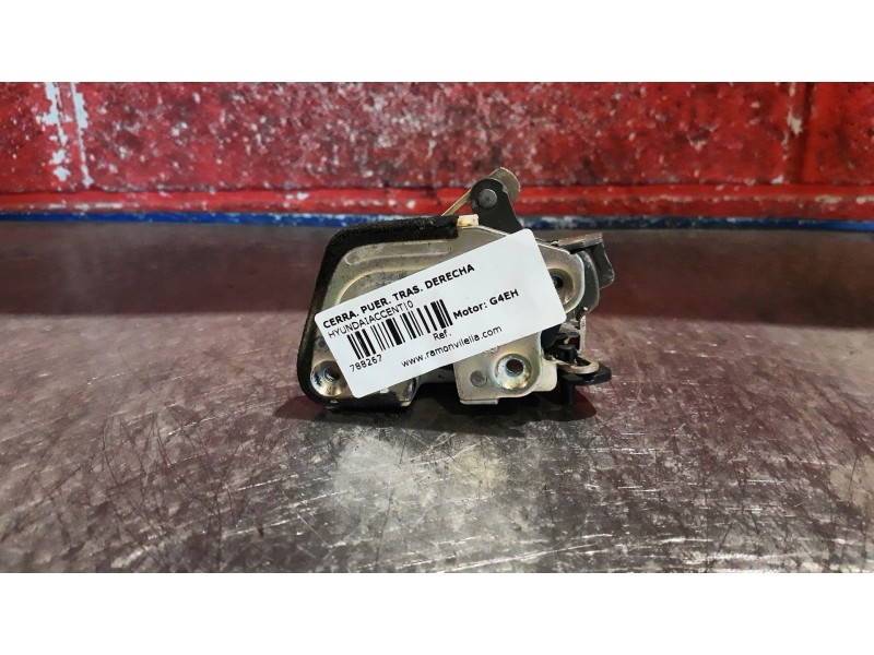 Recambio de cerra. puer. tras. derecha para hyundai accent referencia OEM IAM    Recambio de cerra. puer. tras. derecha para hyundai accent referencia OEM IAM