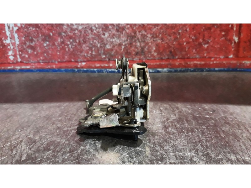 Recambio de cerra. puer. tras. izquierda para hyundai accent referencia OEM IAM    Recambio de cerra. puer. tras. izquierda para hyundai accent referencia OEM IAM