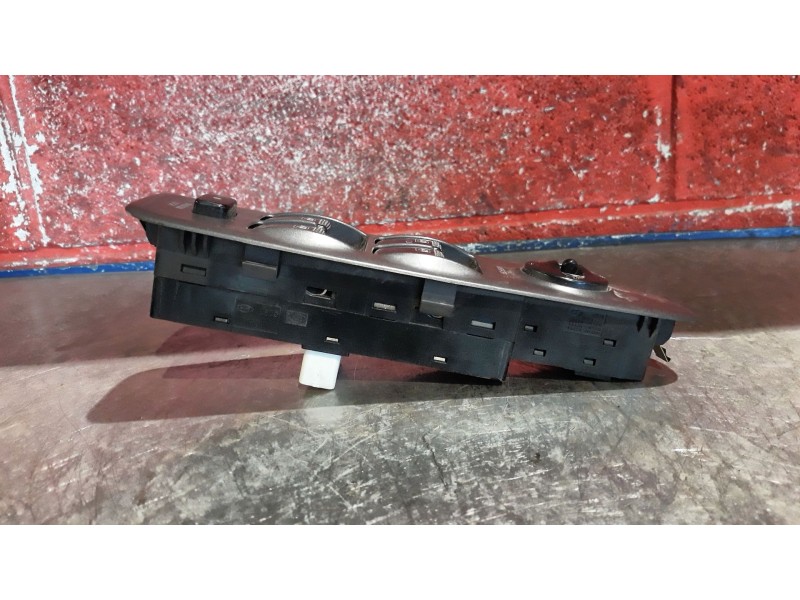 Recambio de mando elevalu. delantero izquierdo para hyundai elantra (xd)  | 0.00 - ...  | 0.00 - ... referencia OEM IAM 935702D0