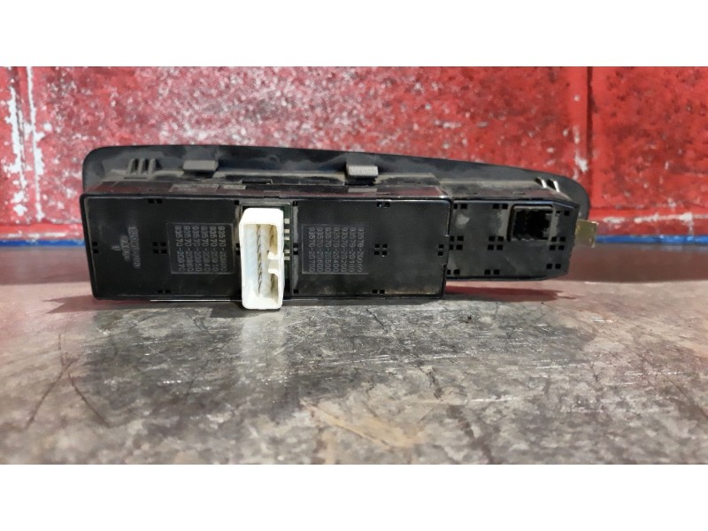 Recambio de mando elevalu. delantero izquierdo para hyundai elantra (xd)  | 0.00 - ...  | 0.00 - ... referencia OEM IAM 935702D0