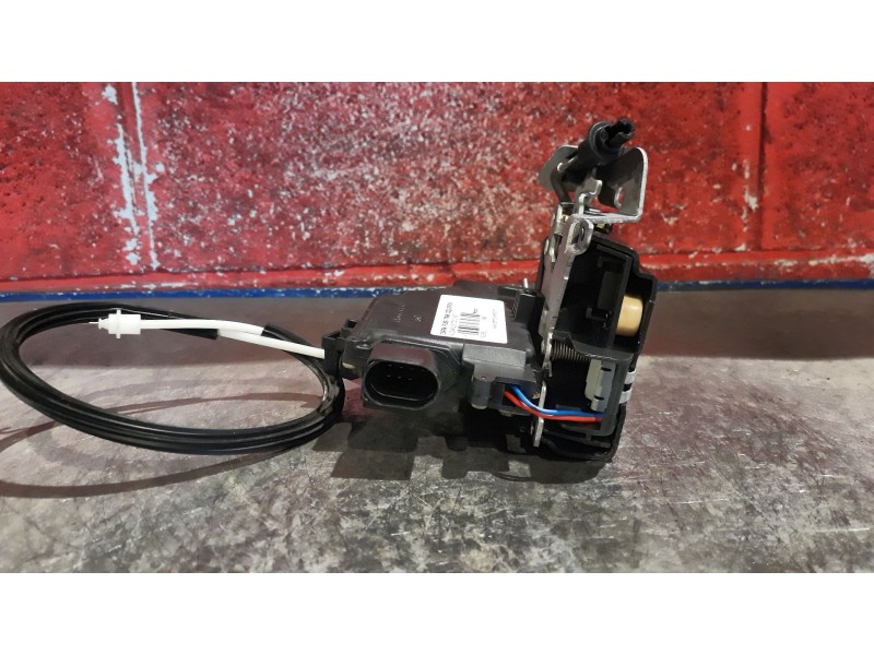 Recambio de cerra. puer. tras. izquierda para audi a6 2.5 tdi referencia OEM IAM    Recambio de cerra. puer. tras. izquierda para audi a6 2.5 tdi referencia OEM IAM