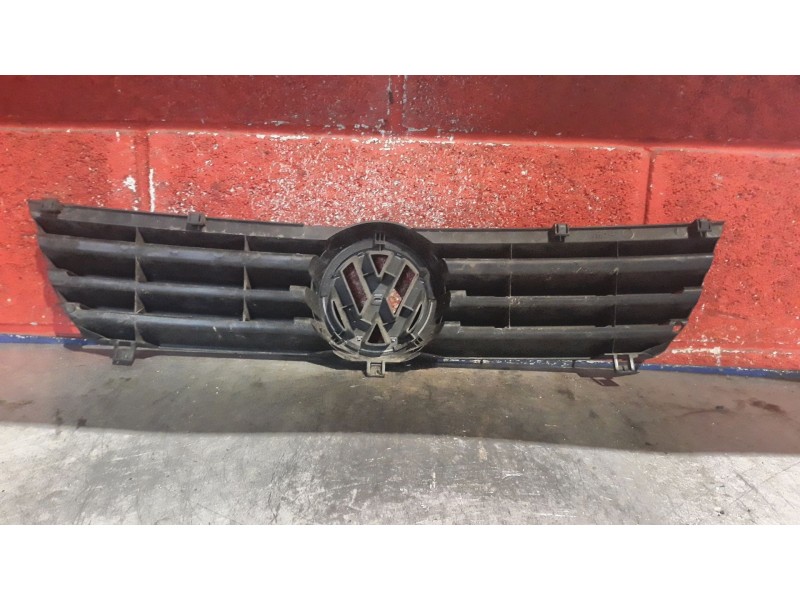 Recambio de rejilla delantera para volkswagen polo referencia OEM IAM    Recambio de rejilla delantera para volkswagen polo referencia OEM IAM