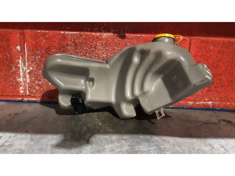 Recambio de deposito expansion para nissan cabstar e110 | ... e110 | ... referencia OEM IAM    Recambio de deposito expansion para nissan cabstar e110 | ... e110 | ... referencia OEM IAM