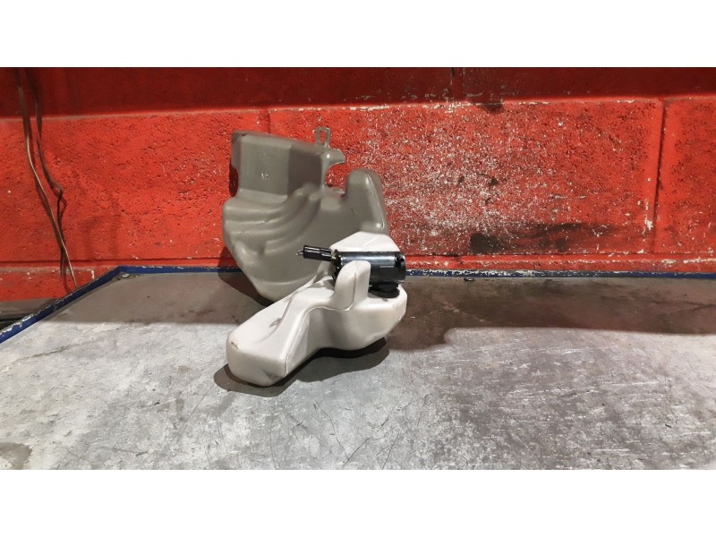 Recambio de deposito expansion para nissan cabstar e110 | ... e110 | ... referencia OEM IAM    Recambio de deposito expansion para nissan cabstar e110 | ... e110 | ... referencia OEM IAM