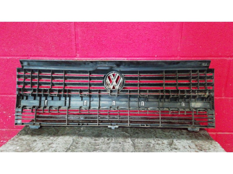 Recambio de rejilla delantera para volkswagen transporter trans kombi 9 2.4 syncr referencia OEM IAM    Recambio de rejilla delantera para volkswagen transporter trans kombi 9 2.4 syncr referencia OEM IAM