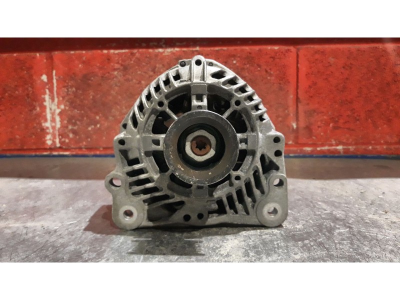Recambio de alternador para volkswagen polo berlina (6n1) 1.6 | 0.94 - ... 1.6 | 0.94 - ... referencia OEM IAM A13VI124  