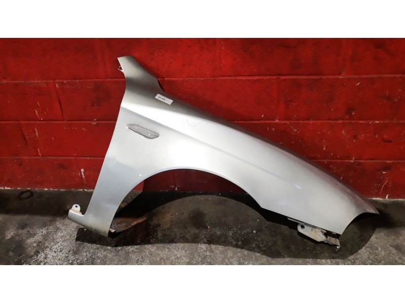 Recambio de aleta delantera derecha para alfa romeo 147 (190) 1.9 jtd cat referencia OEM IAM    Recambio de aleta delantera derecha para alfa romeo 147 (190) 1.9 jtd cat referencia OEM IAM