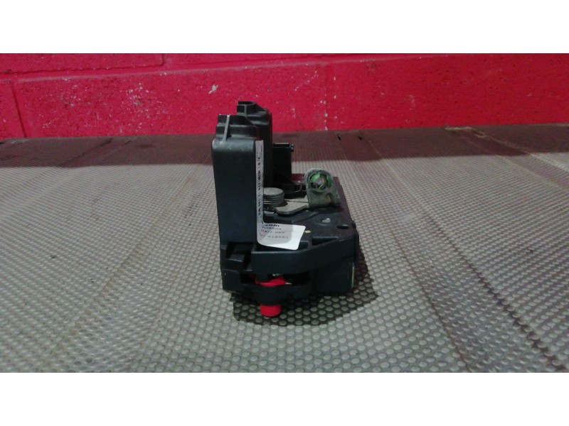 Recambio de cerradura puerta trasera izquierda para opel zafira a  | 0.99 - 0.05  | 0.99 - 0.05 referencia OEM IAM   