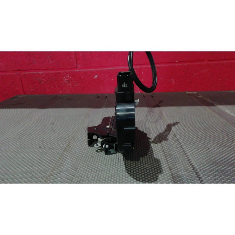 Recambio de cerradura puerta corredera derecha para volvo v50 familiar  | 0.04 - ...  | 0.04 - ... referencia OEM IAM   