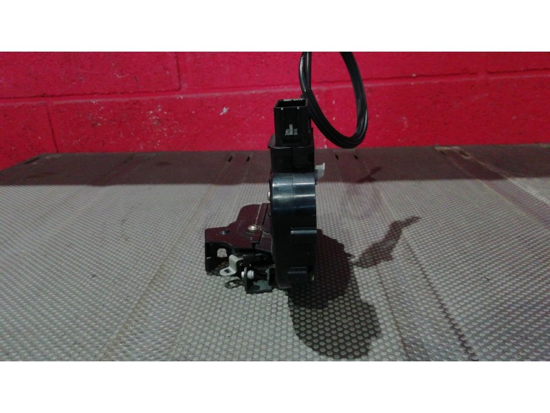 Recambio de cerradura puerta corredera derecha para volvo v50 familiar  | 0.04 - ...  | 0.04 - ... referencia OEM IAM   