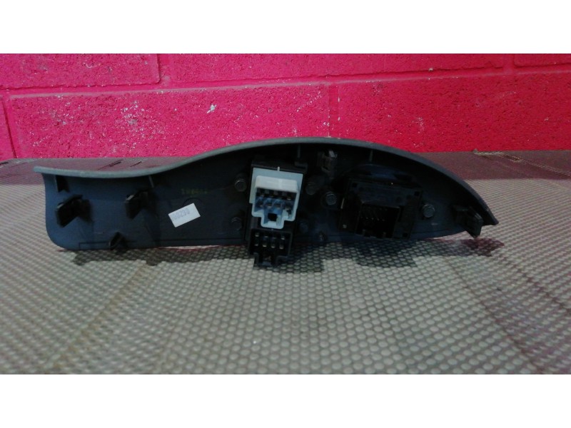 Recambio de mando elevalunas delantero izquierdo para chrysler neon (pl)  | 0.00 - 0.03  | 0.00 - 0.03 referencia OEM IAM   