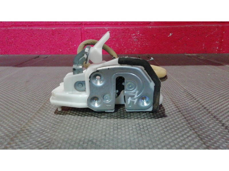 Recambio de cerradura puerta trasera izquierda para mazda 2 lim. (de) 1.3 active (3-ptas.) | 05.08 - 12.11 1.3 active (3-ptas.) 