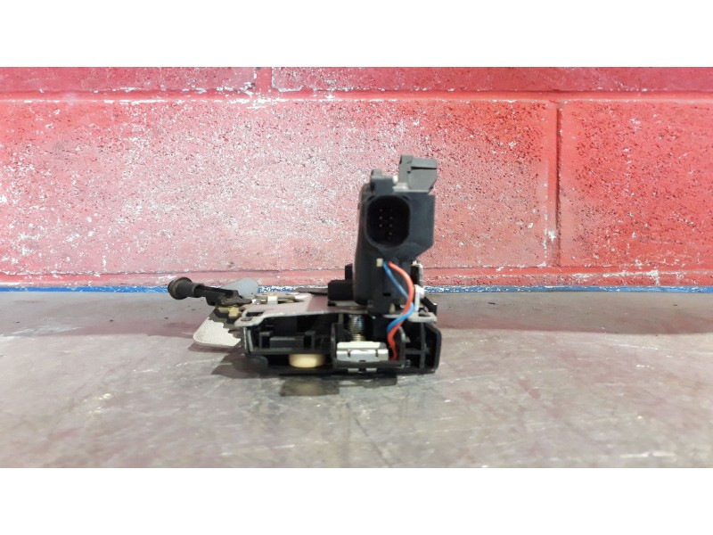 Recambio de cerradura puerta trasera derecha para audi a4 berlina (8e) 2.0 | 12.00 - 12.04 2.0 | 12.00 - 12.04 referencia OEM IA