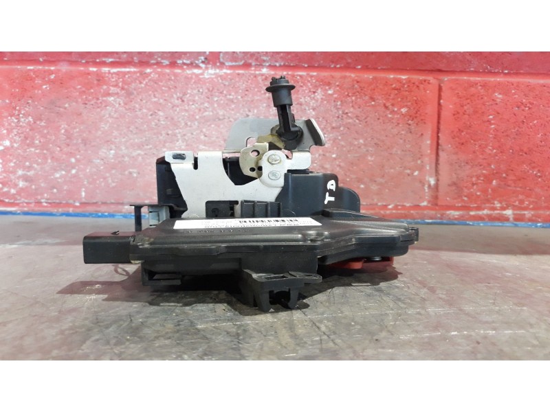 Recambio de cerradura puerta trasera derecha para audi a4 berlina (8e) 2.0 | 12.00 - 12.04 2.0 | 12.00 - 12.04 referencia OEM IA