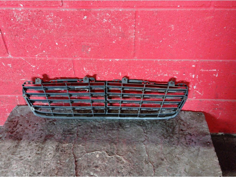 Recambio de rejilla delantera para mercedes bm serie 203 berlina  | 0.00 - 0.06 bm serie 203 berlina  | 0.00 - 0.06 referencia O