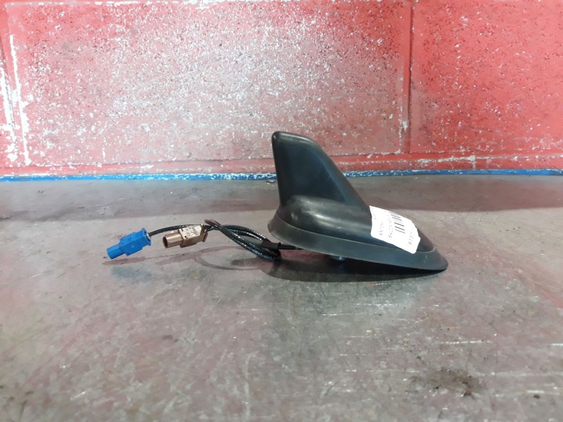 Recambio de antena para skoda fabia (5j2 )  | 0.07 - ...  | 0.07 - ... referencia OEM IAM 3C0035507N   Recambio de antena para skoda fabia (5j2 )  | 0.07 - ...  | 0.07 - ... referencia OEM IAM 3C0035507N