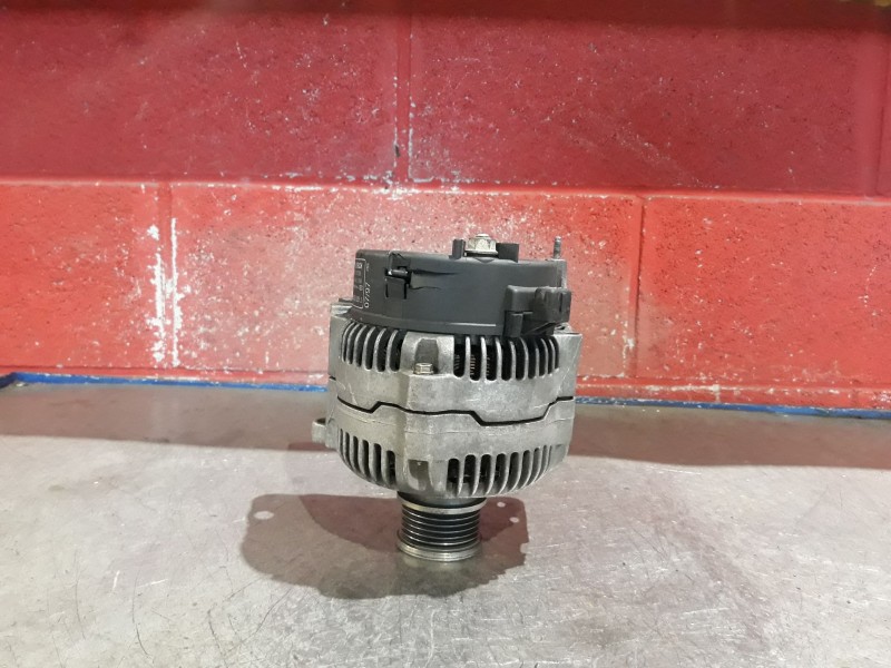 Recambio de alternador para volkswagen passat referencia OEM IAM 0123320038 028903028J 