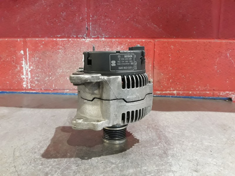 Recambio de alternador para volkswagen passat referencia OEM IAM 0123320038 028903028J 