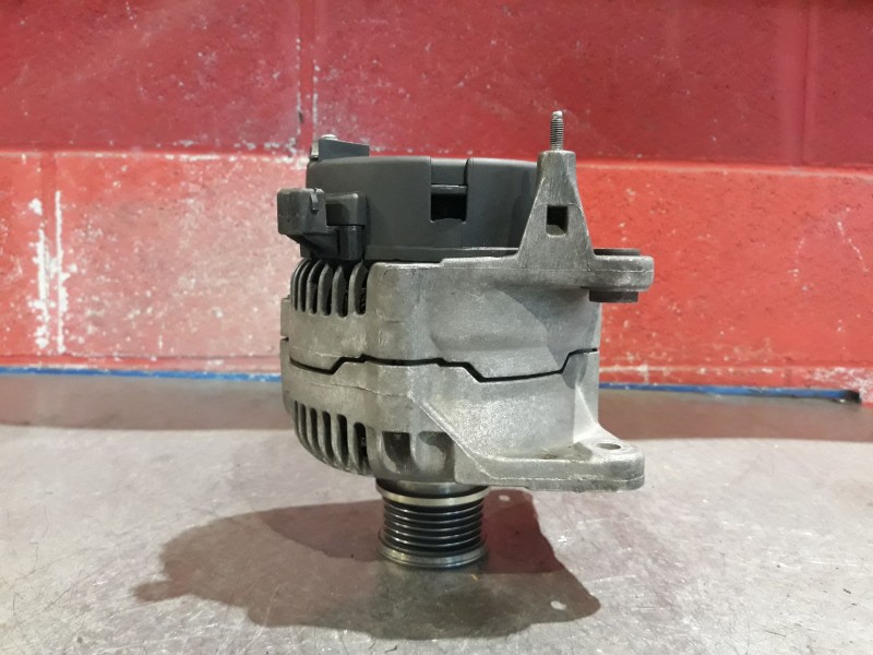 Recambio de alternador para volkswagen passat referencia OEM IAM 0123320038 028903028J 