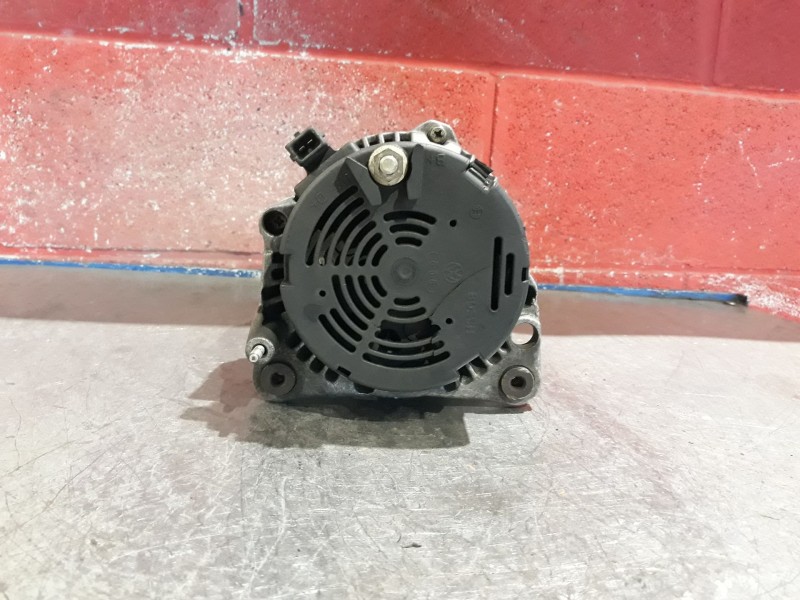 Recambio de alternador para volkswagen passat referencia OEM IAM 0123320038 028903028J 