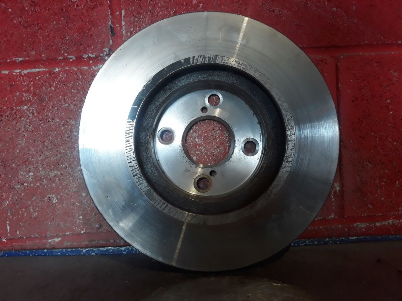 Recambio de disco freno delantero para toyota corolla (e12) 2.0 turbodiesel cat referencia OEM IAM   