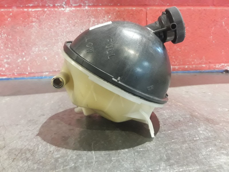 Recambio de deposito expansion para toyota corolla (e12) 2.0 turbodiesel cat referencia OEM IAM    Recambio de deposito expansion para toyota corolla (e12) 2.0 turbodiesel cat referencia OEM IAM