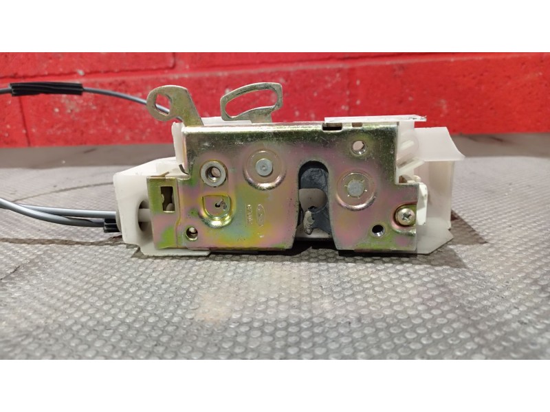 Recambio de cerradura puerta delantera derecha para ford ka (ccq) 1.3 cat | 0.96 - ... 1.3 cat | 0.96 - ... referencia OEM IAM  