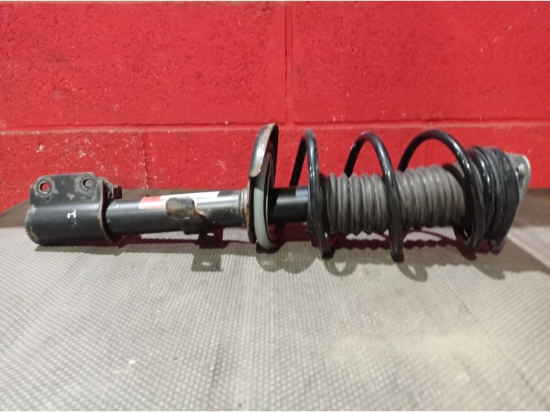Recambio de amortiguador delantero izquierdo para renault clio iii  | 0.05 - ...  | 0.05 - ... referencia OEM IAM   